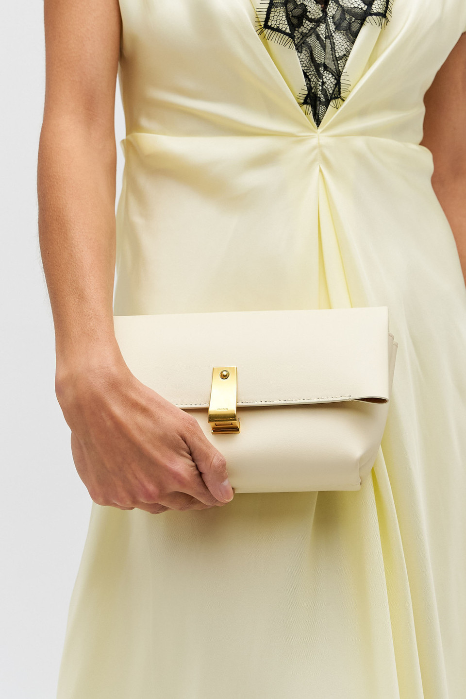 Etta Medium Clutch - Antique Cream