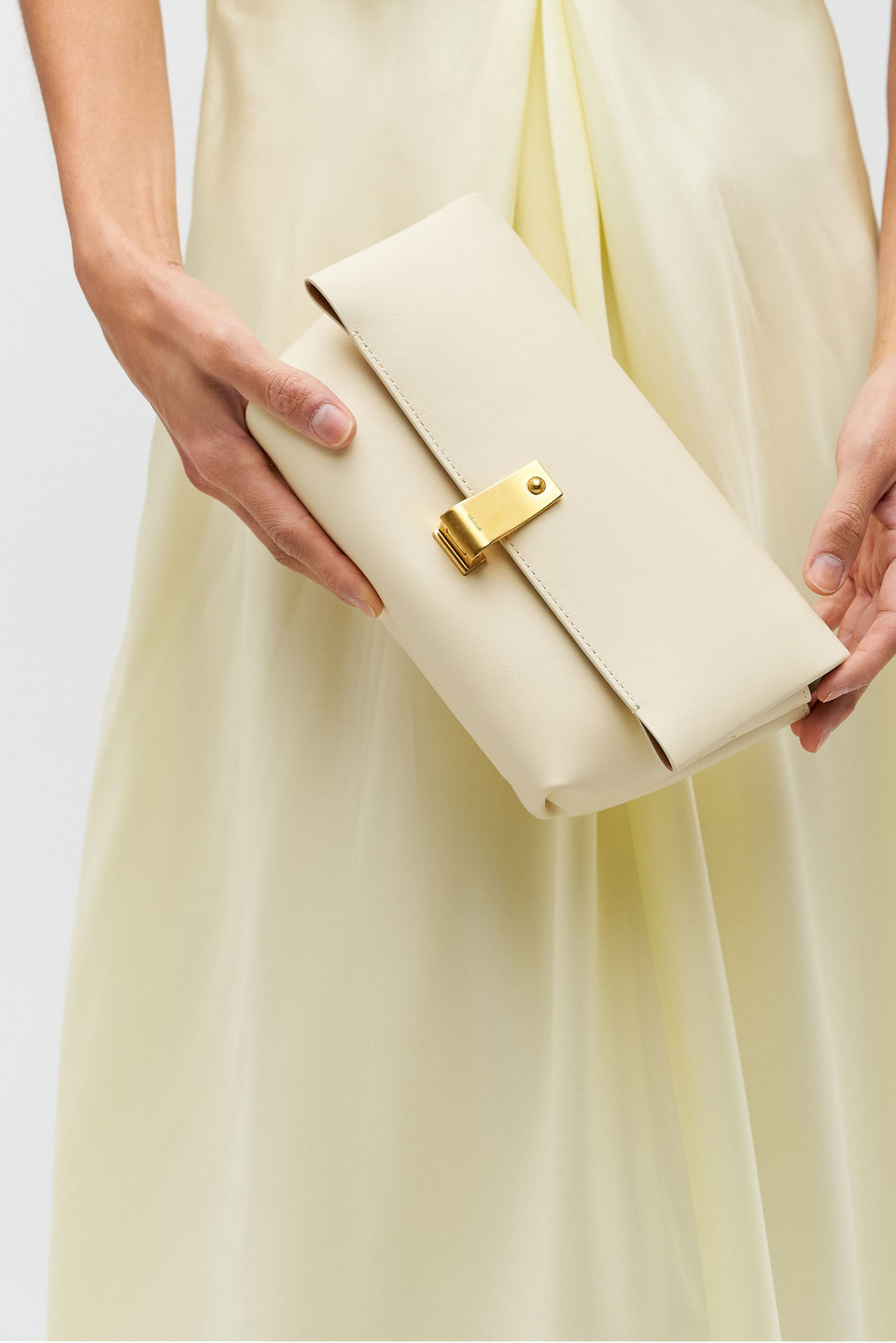 Etta Medium Clutch - Antique Cream