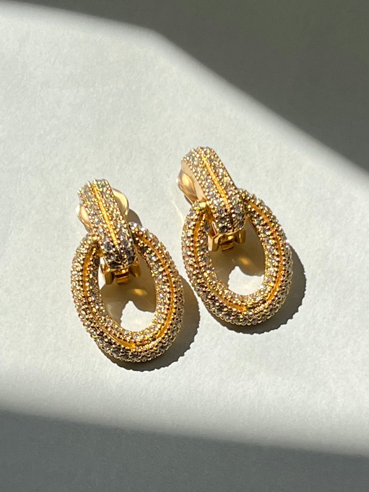 CONSTANTINA VINTAGE - VINTAGE CHRISTIAN DIOR CRYSTAL & GOLD PLATED CLIP ON EARRINGS