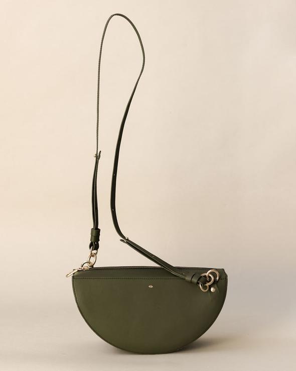 SIMÉTRIE - THICK CRESCENT MOON BAG - GREEN Product shot with extended strap